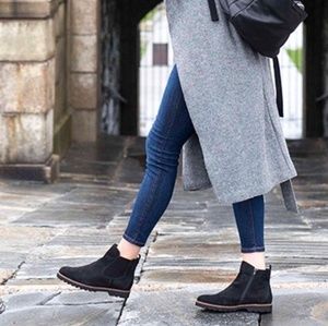 SOLD Earthies Suede Ankle Boots